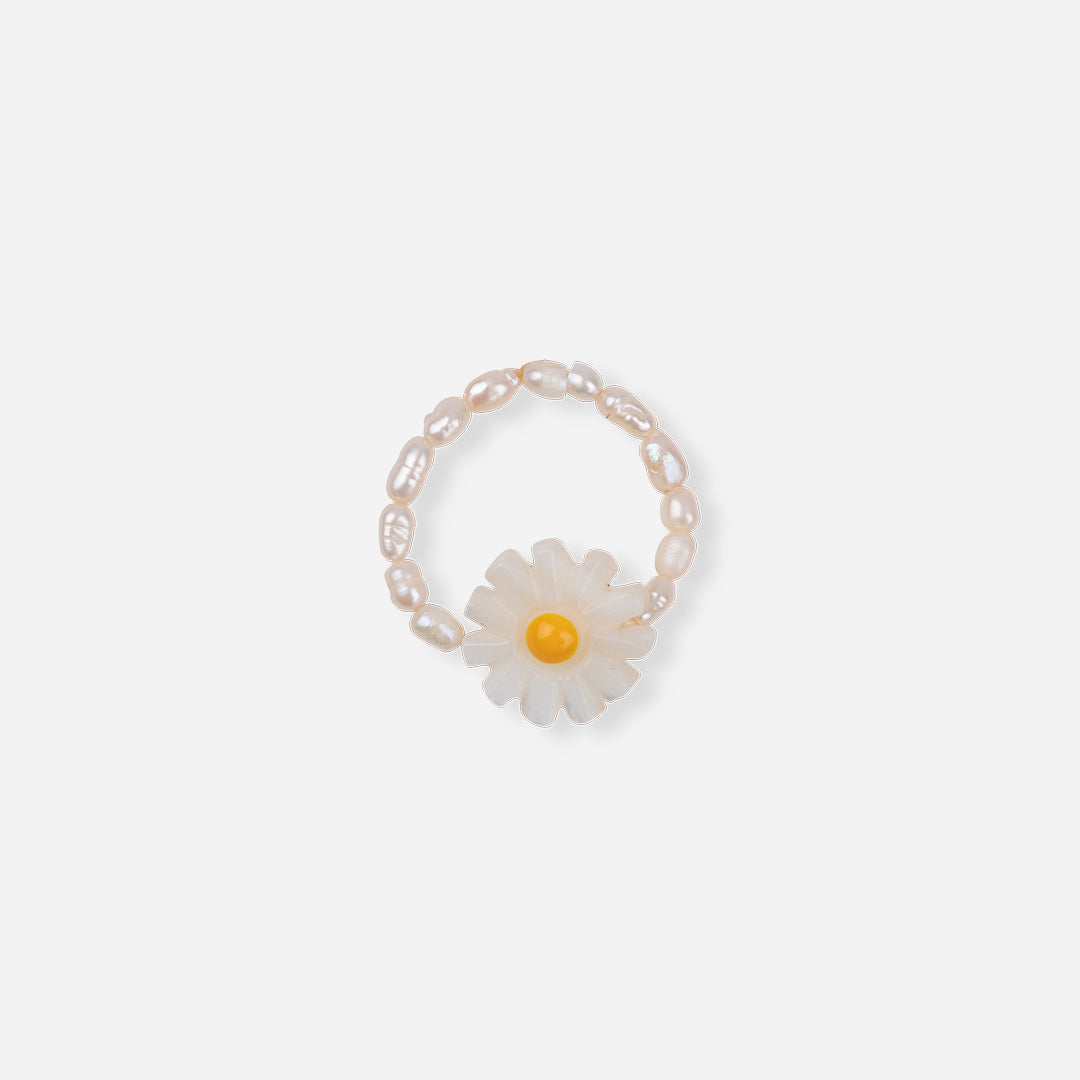 The Daisy Pearl ring